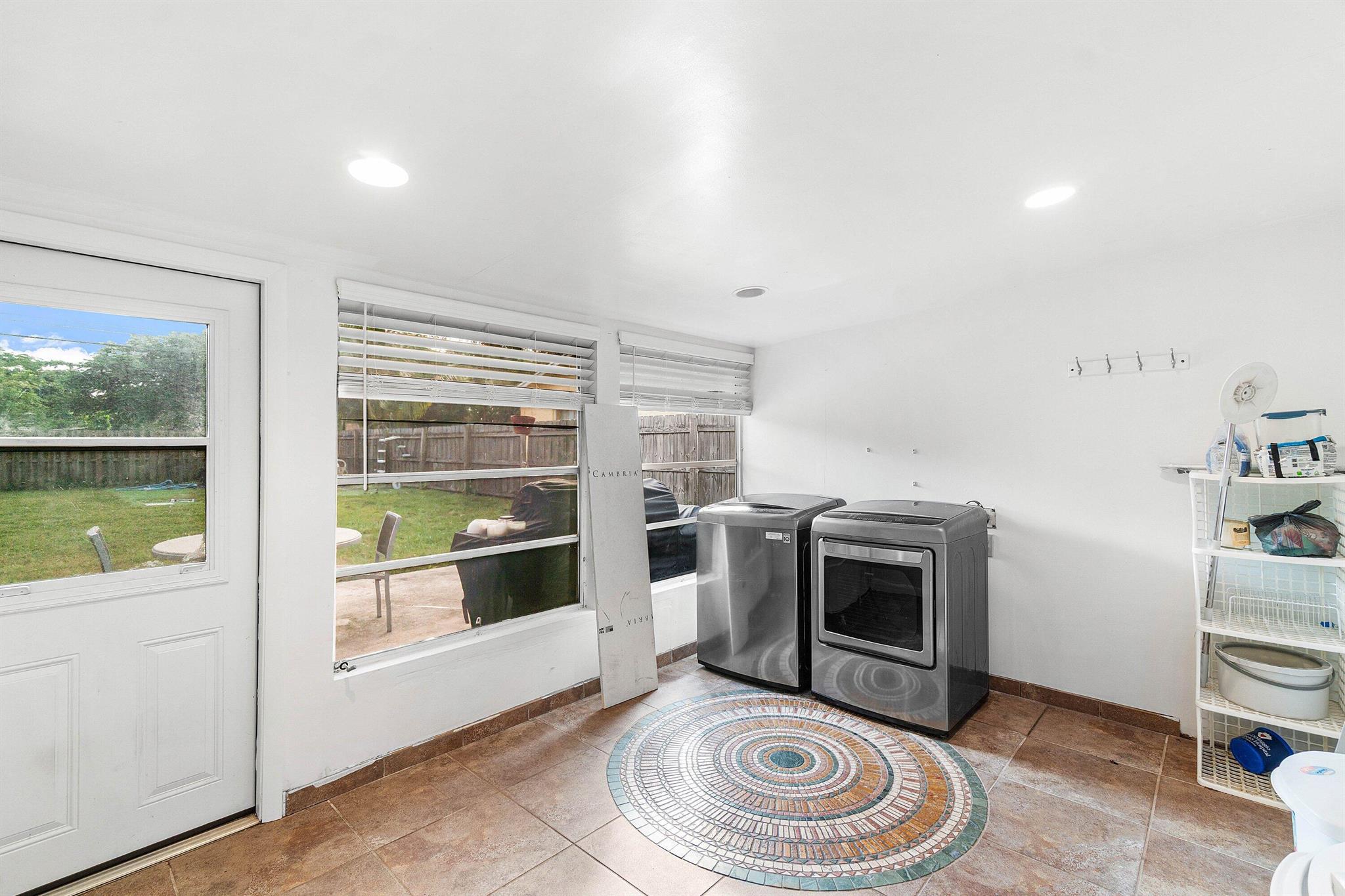 DELRAY GARDEN ESTATES 1 - Residential Lease