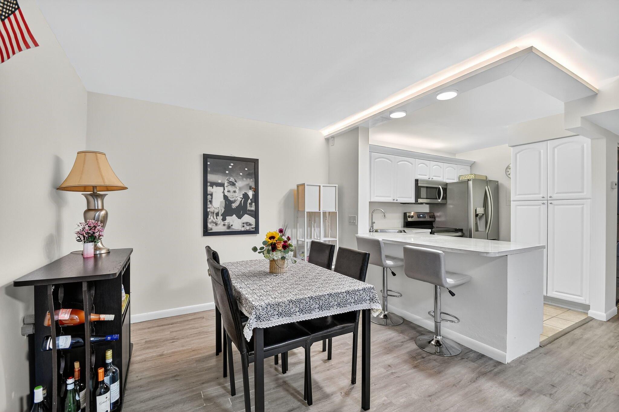 PALM CLUB VILLAGE I CONDO - Residential