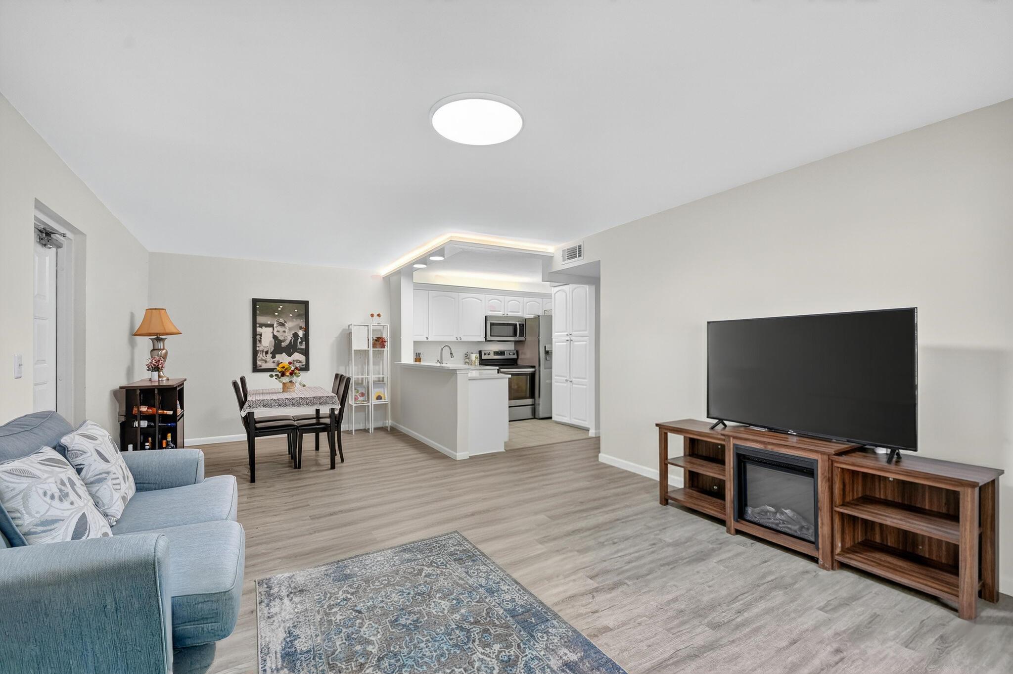 PALM CLUB VILLAGE I CONDO - Residential