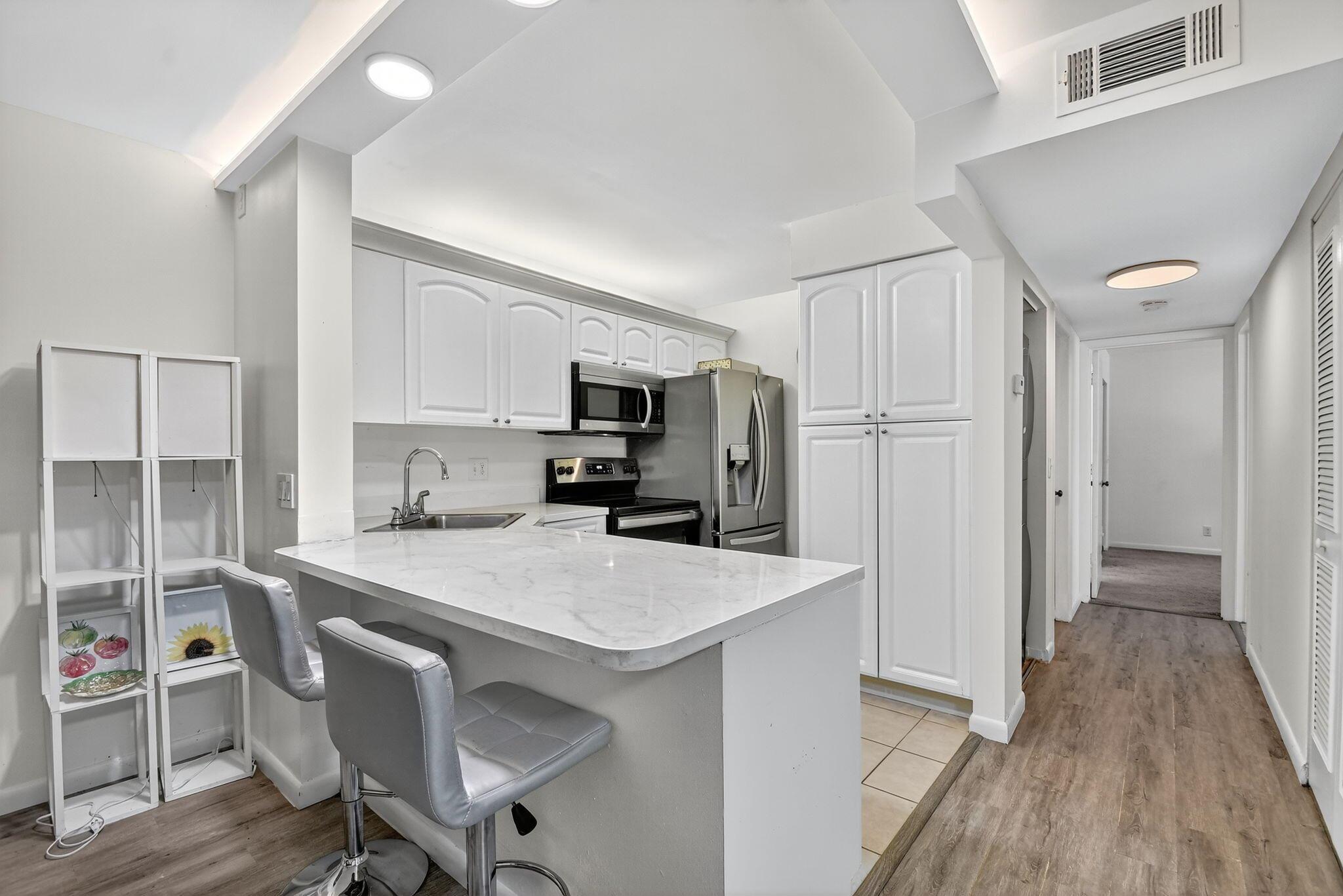 PALM CLUB VILLAGE I CONDO - Residential