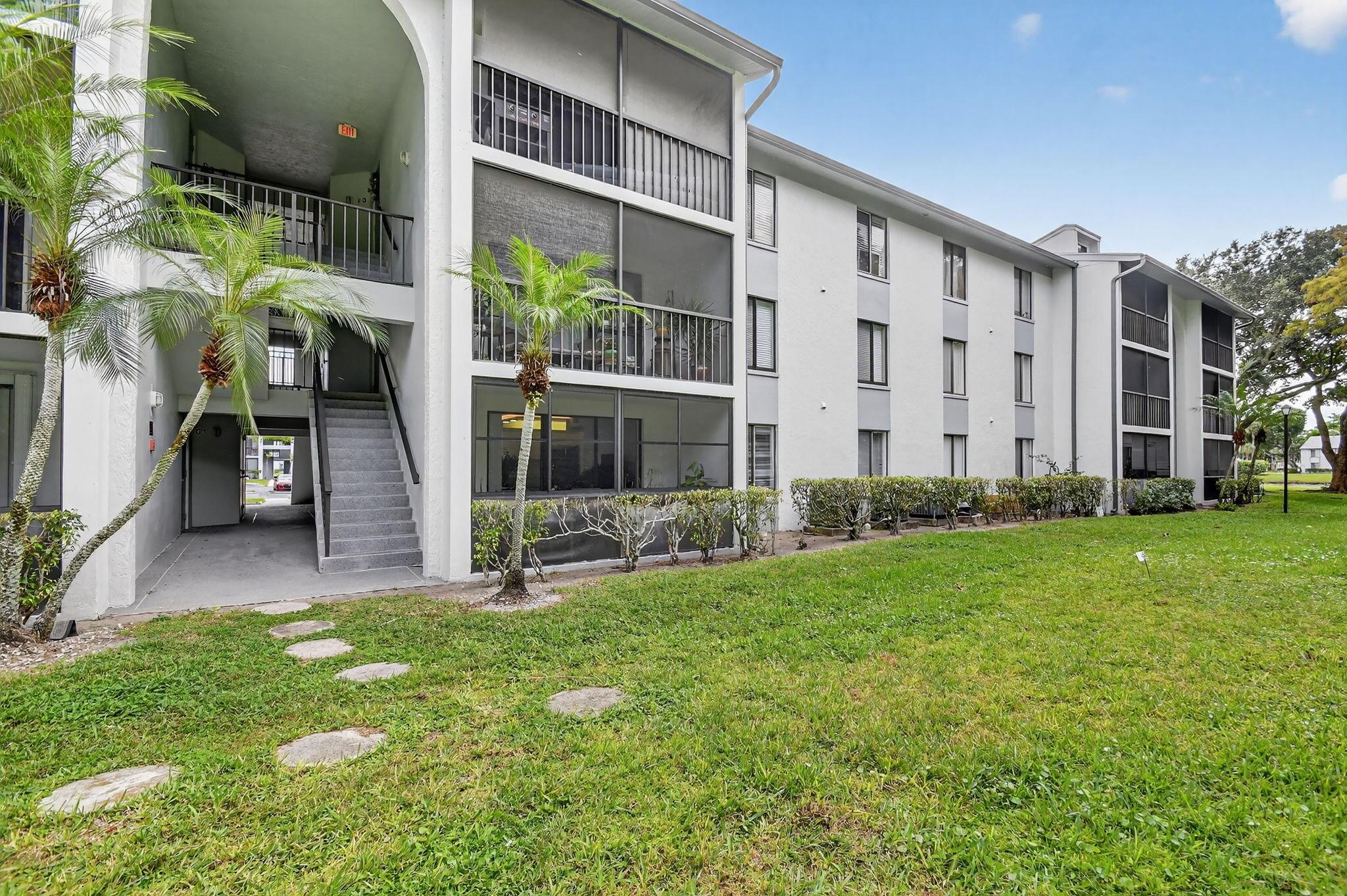 PALM CLUB VILLAGE I CONDO - Residential