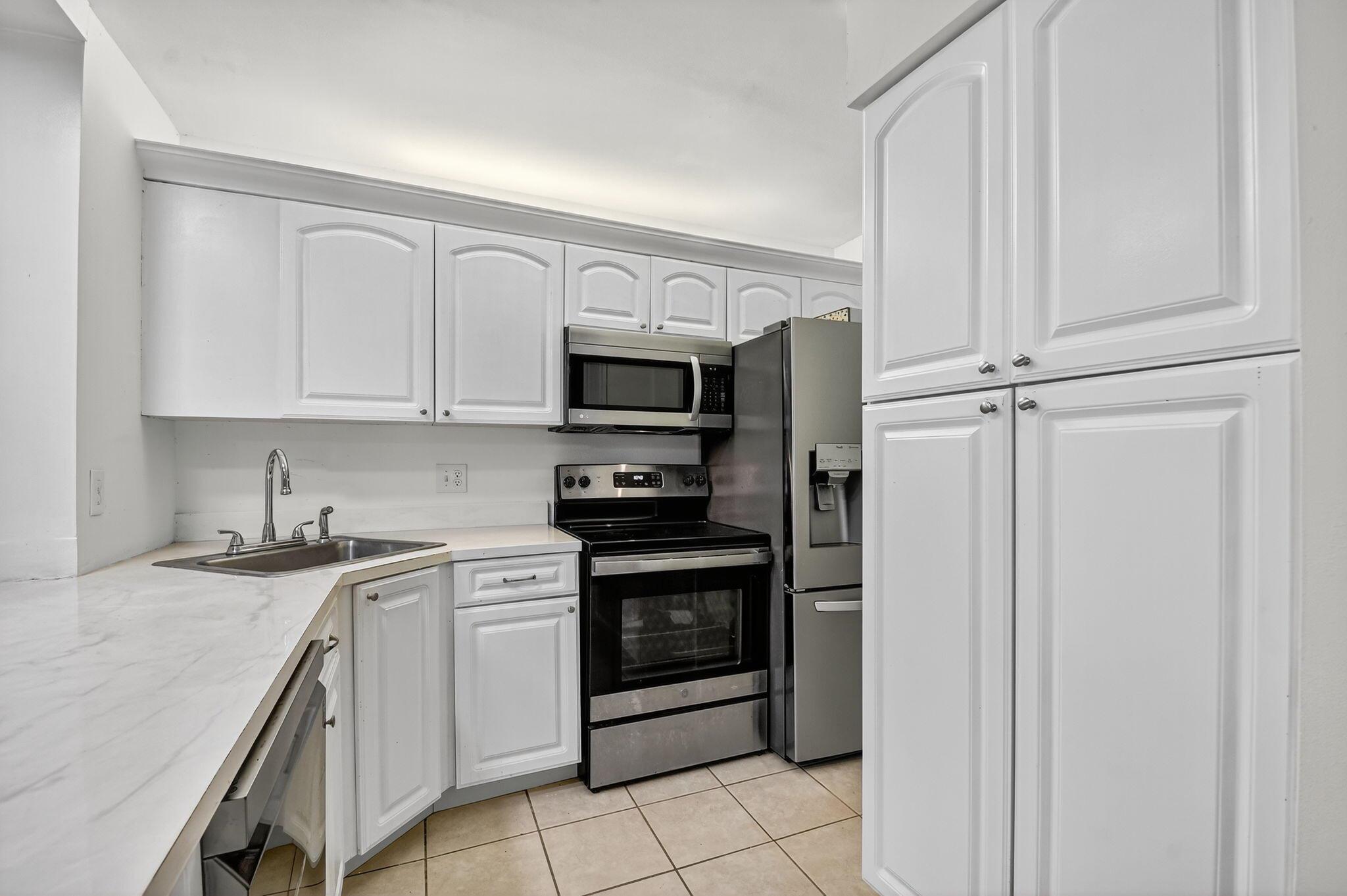 PALM CLUB VILLAGE I CONDO - Residential