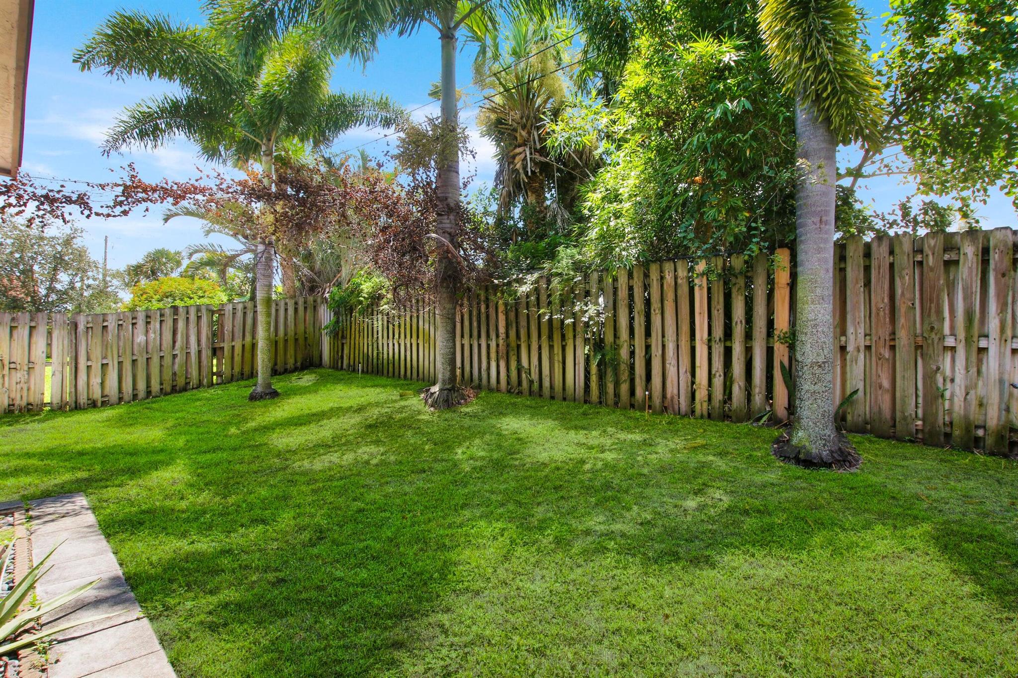 JUNO COVE 2 - Residential Lease