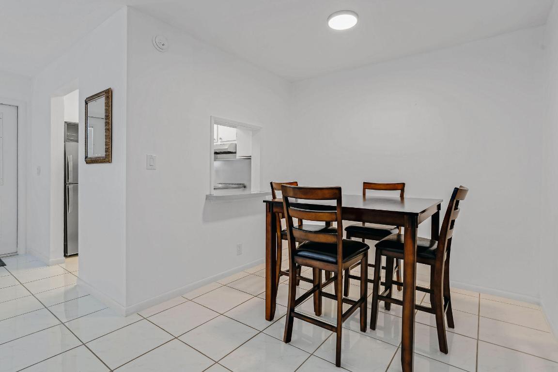 LIGHTHOUSE POINT GARDENS SOUTH - Residential