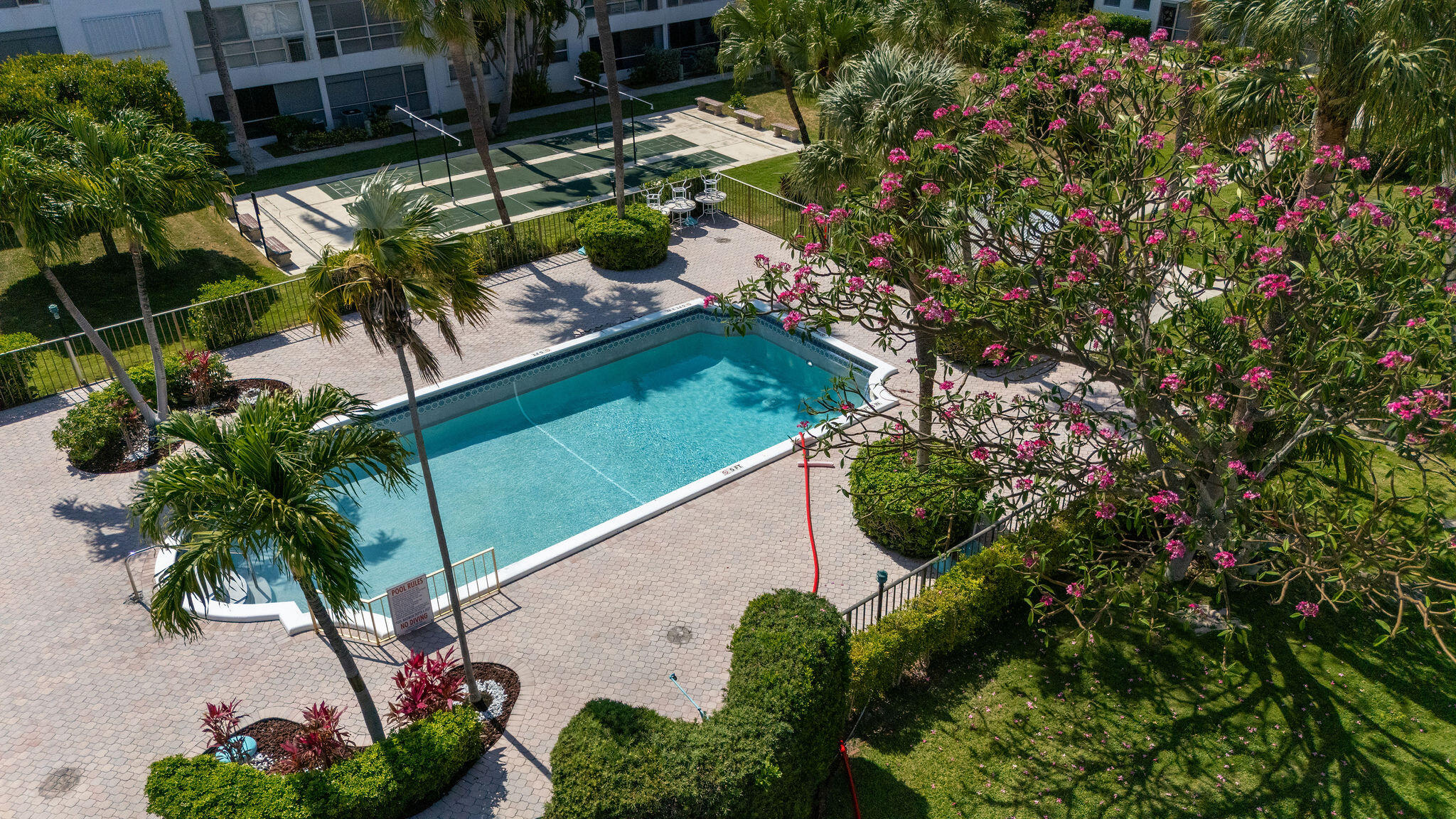 LIGHTHOUSE POINT GARDENS SOUTH - Residential