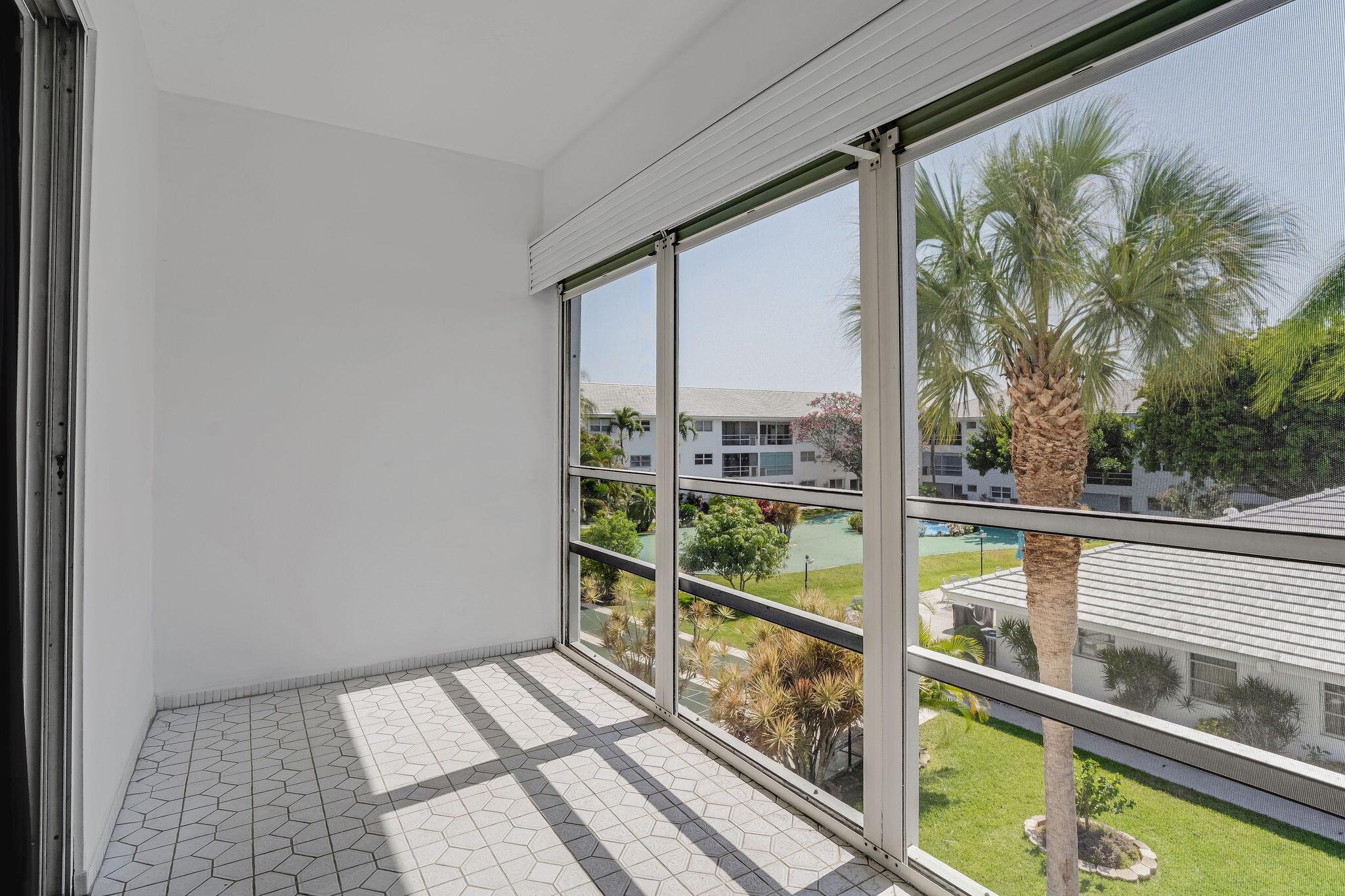 LIGHTHOUSE POINT GARDENS - Residential