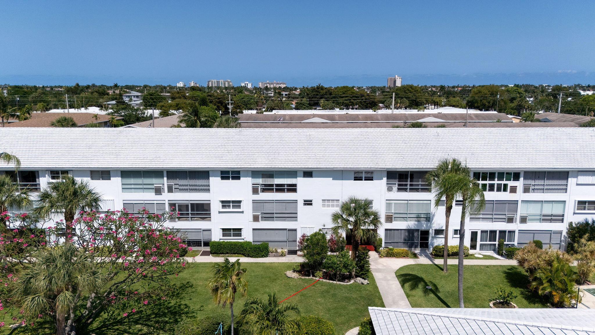 LIGHTHOUSE POINT GARDENS - Residential