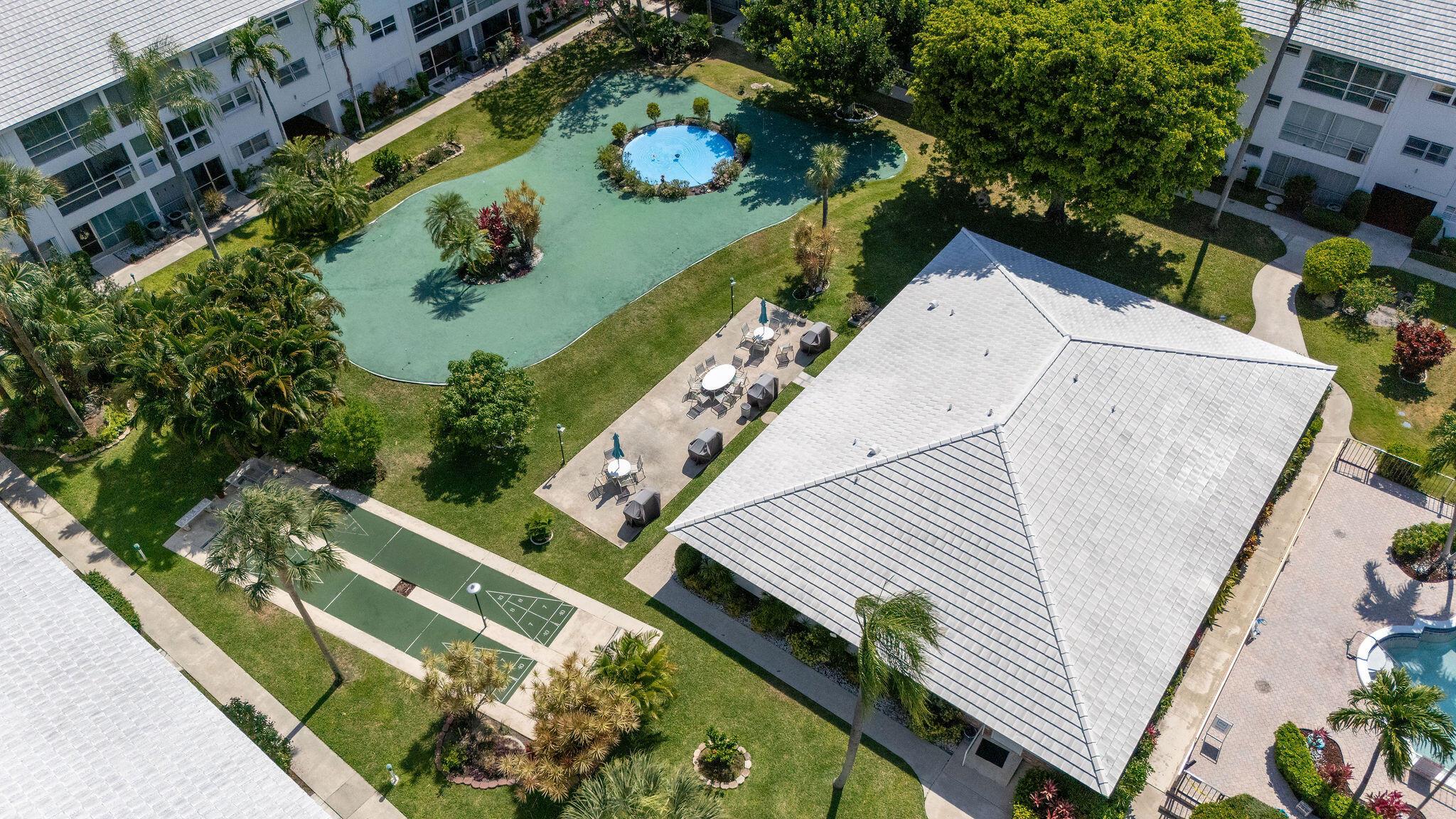 LIGHTHOUSE POINT GARDENS - Residential