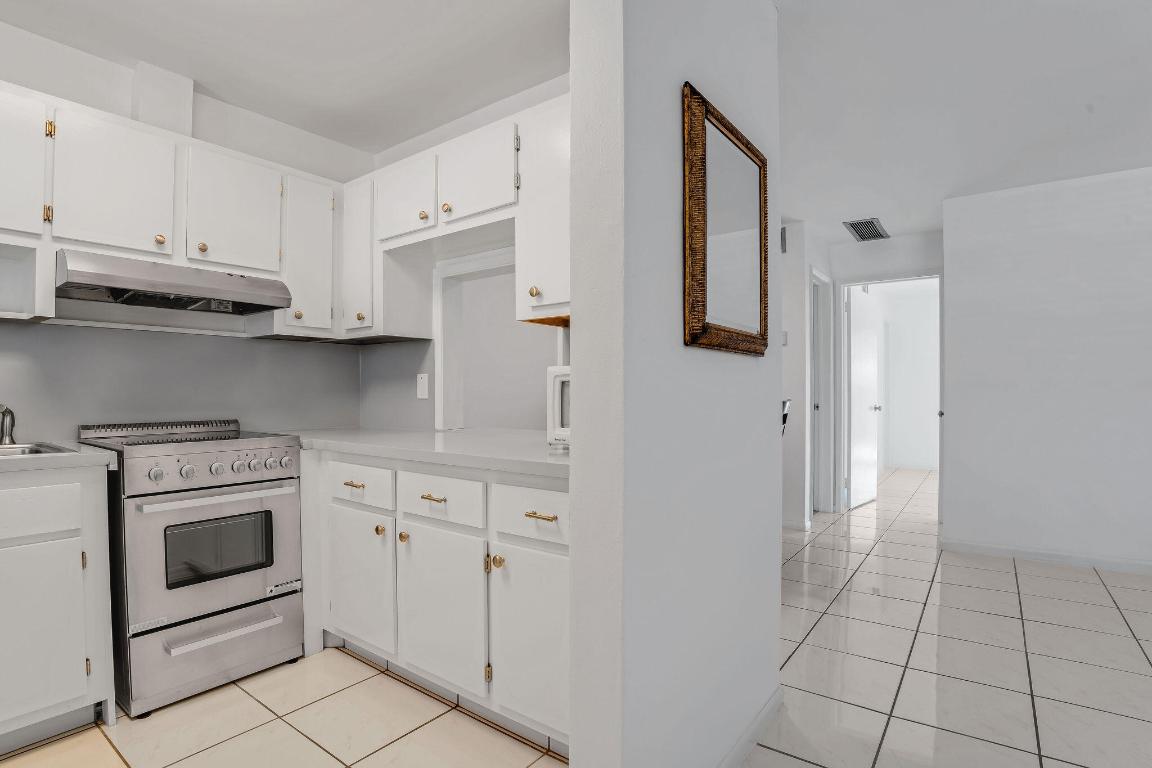 LIGHTHOUSE POINT GARDENS SOUTH - Residential