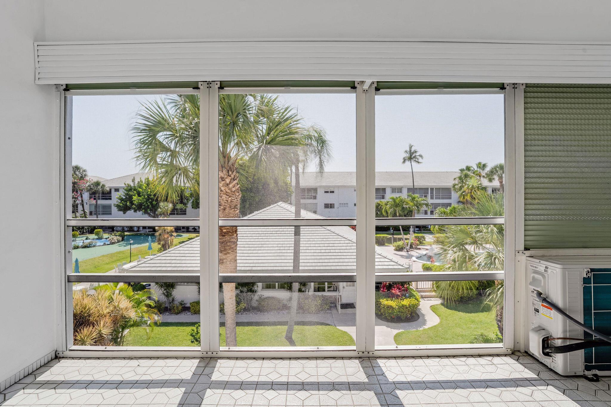 LIGHTHOUSE POINT GARDENS - Residential