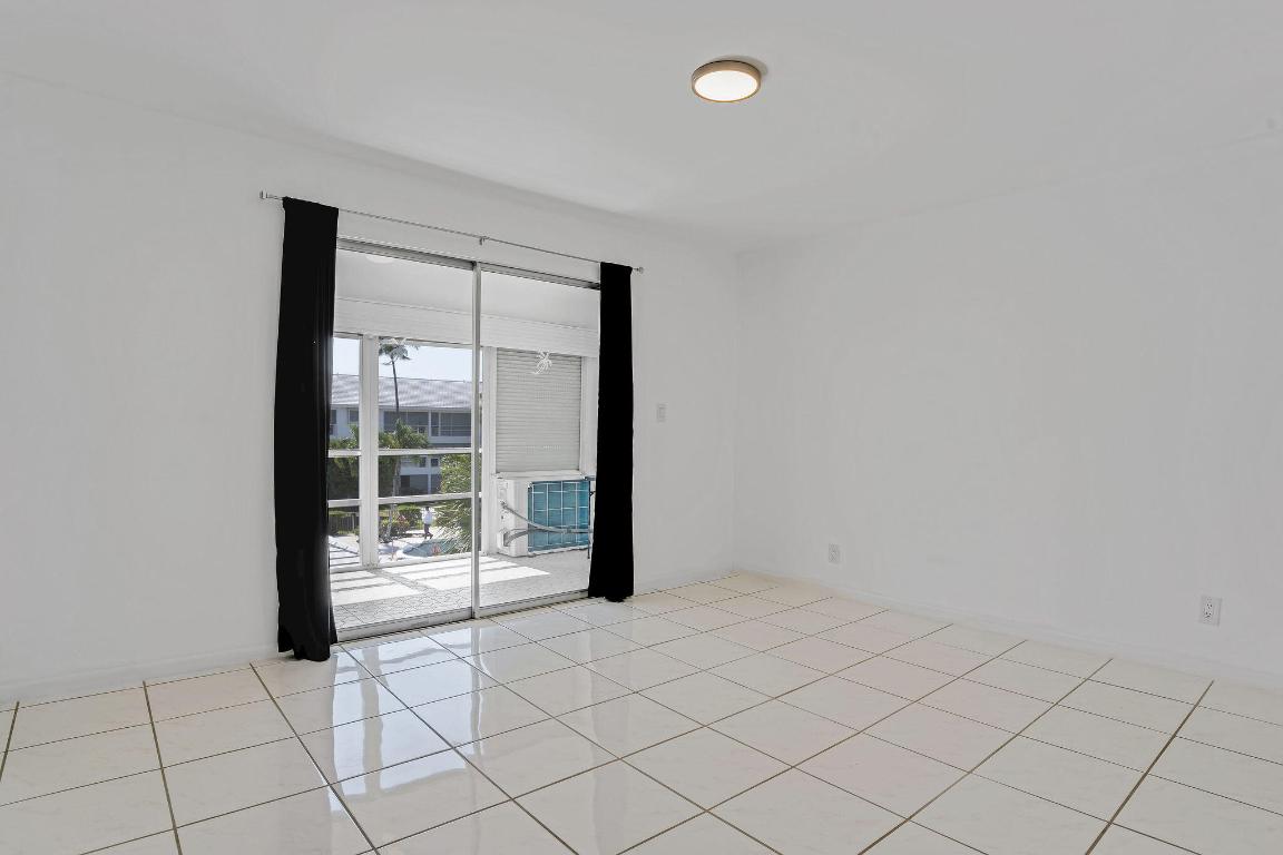 LIGHTHOUSE POINT GARDENS SOUTH - Residential