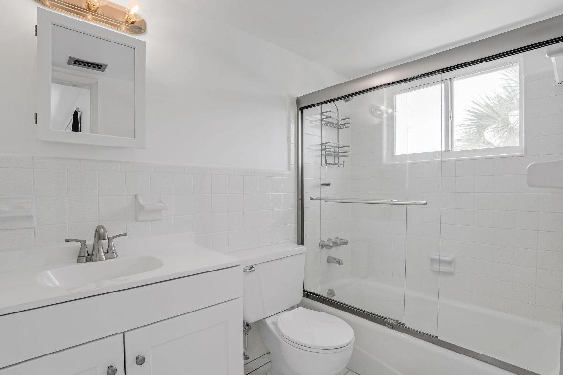 LIGHTHOUSE POINT GARDENS SOUTH - Residential