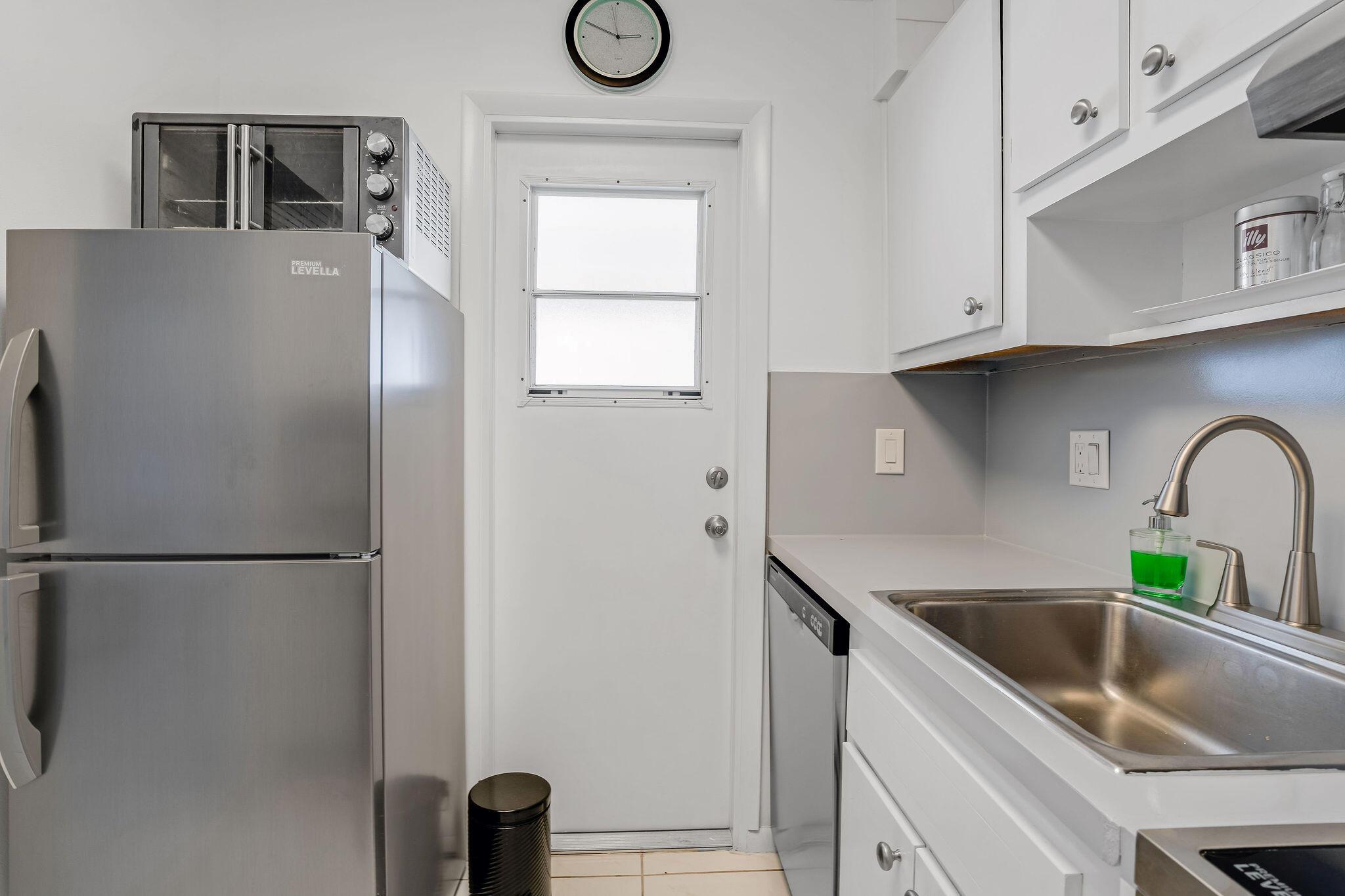 2050 NE 39th Street E307