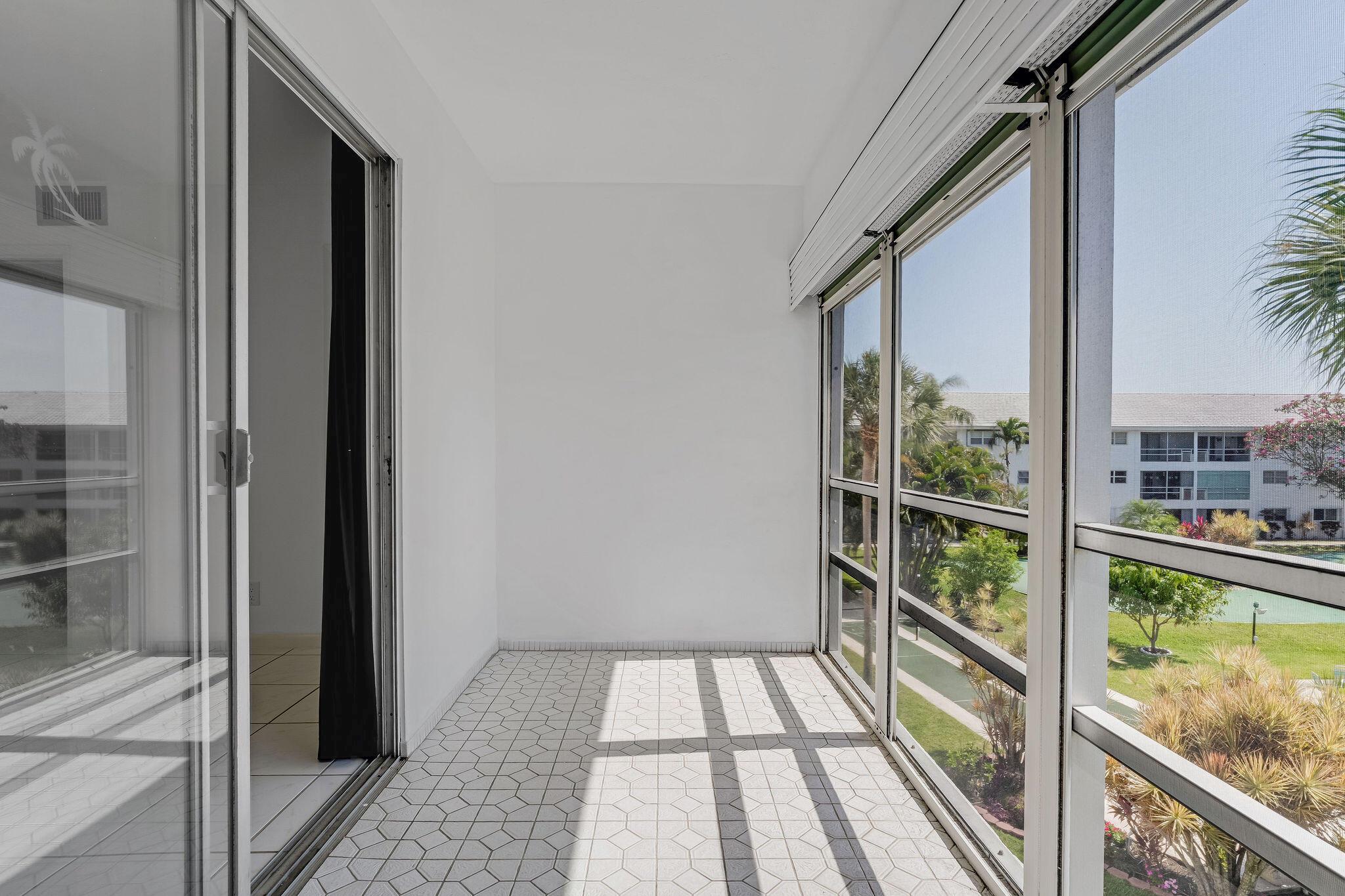 LIGHTHOUSE POINT GARDENS - Residential