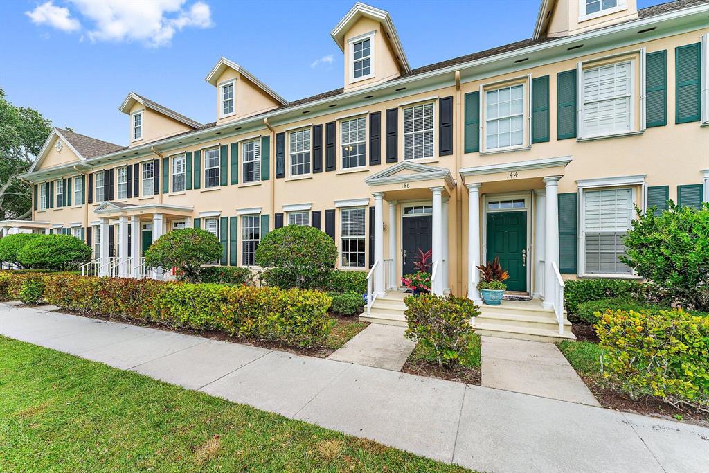 Charleston Court - Residential