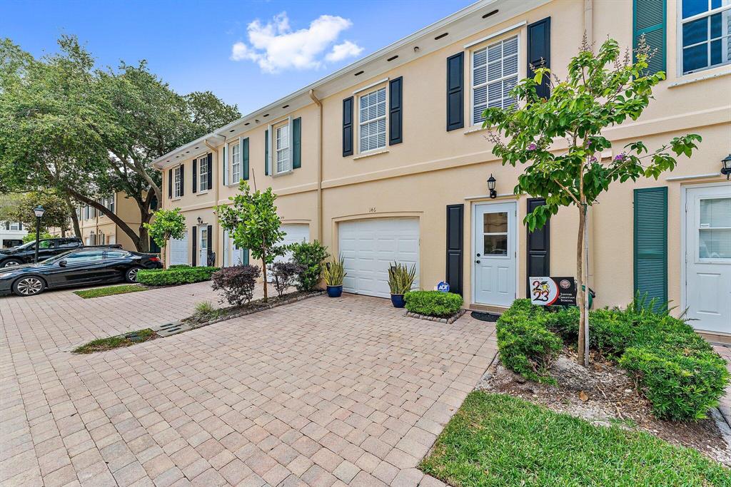 Charleston Court - Residential