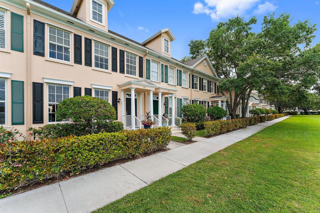 Charleston Court - Residential