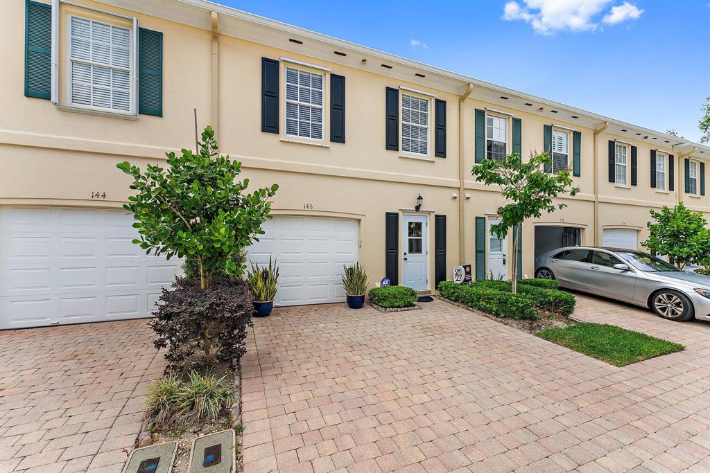 Charleston Court - Residential