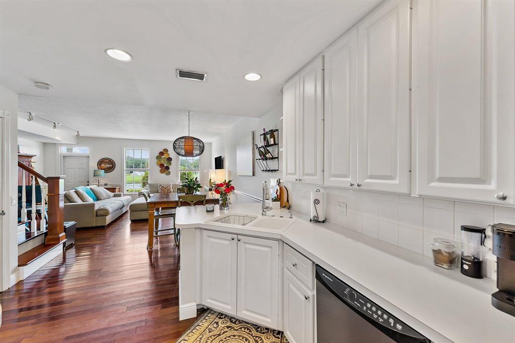 Charleston Court - Residential