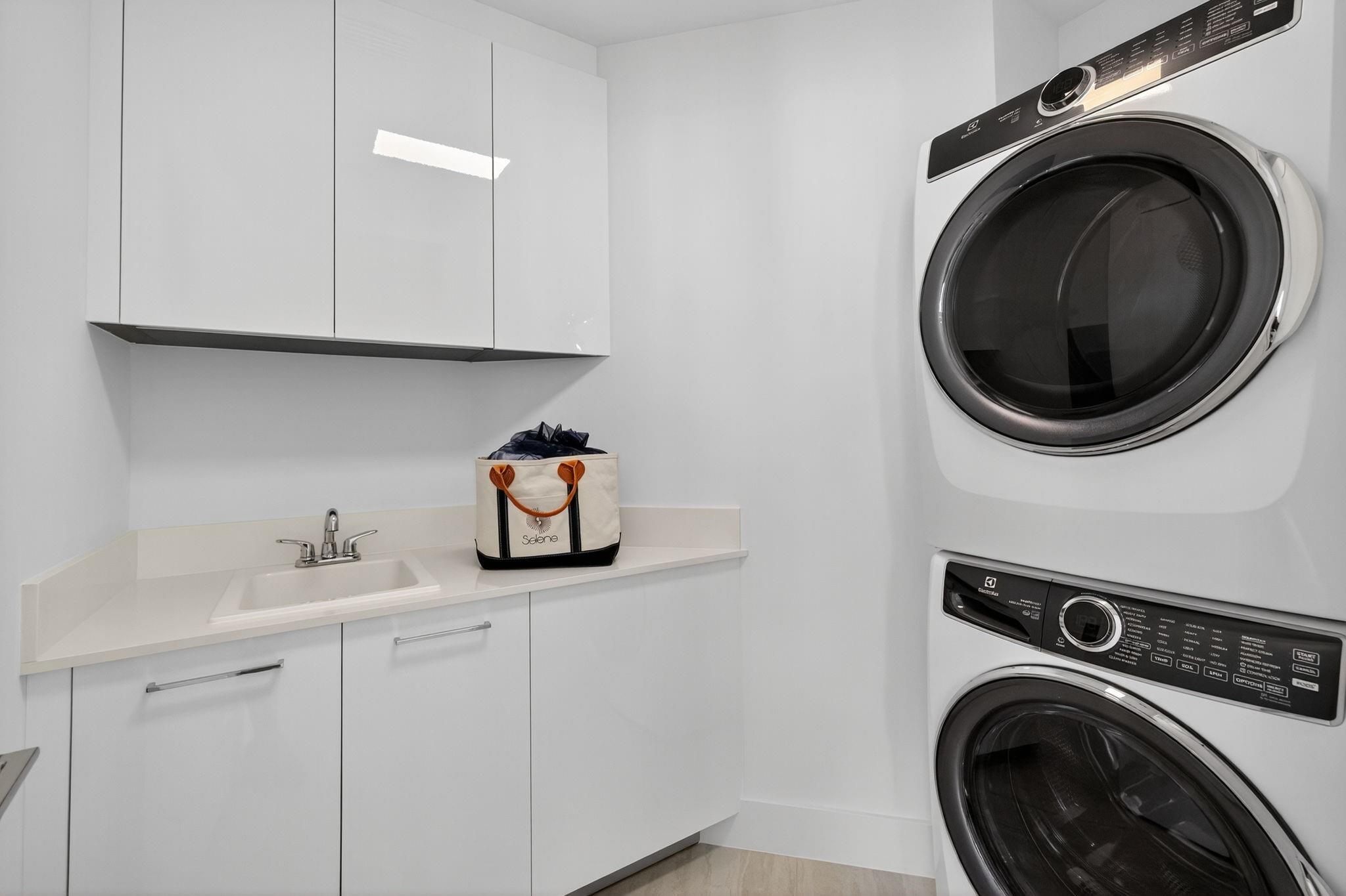 SELENE OCEANFRONT RESIDEN - Residential Lease