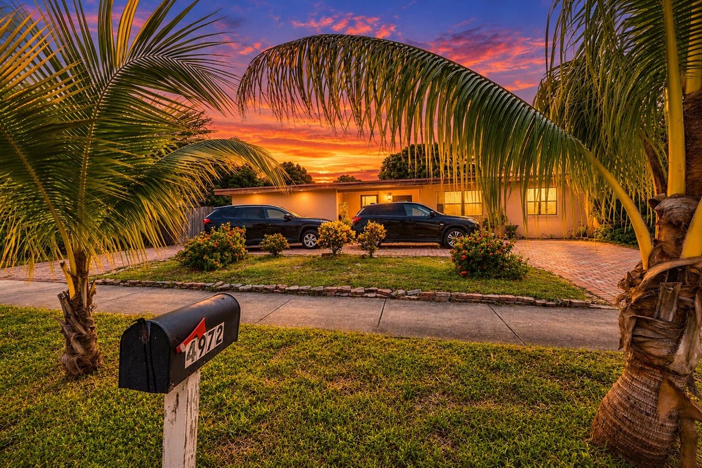 Photo of 4972 NE 14TH Avenue, Pompano Beach, FL 33064 (MLS # B26092812)