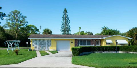 8006 Santana Avenue Fort Pierce FL 34951