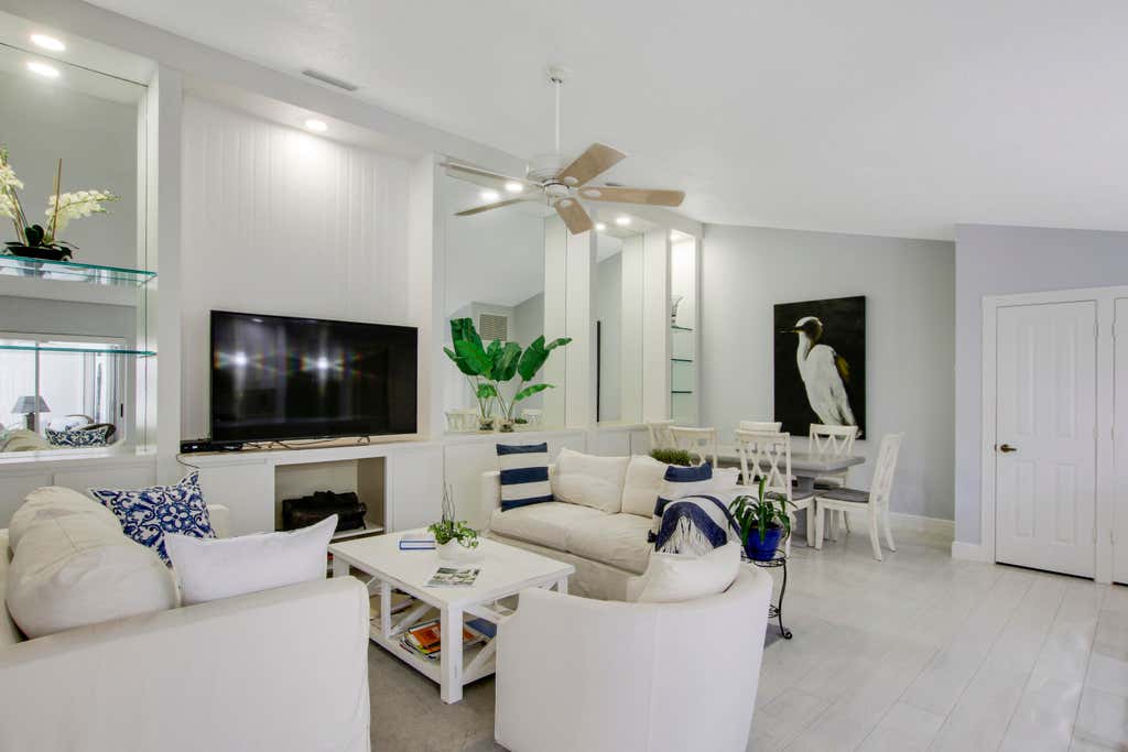 Photo of 5701 Red Oak Court, Palm Beach Gardens, FL 33410 (MLS # R10989888)