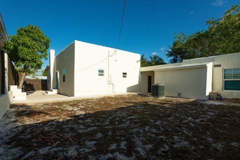 A home in Lake Worth Beach