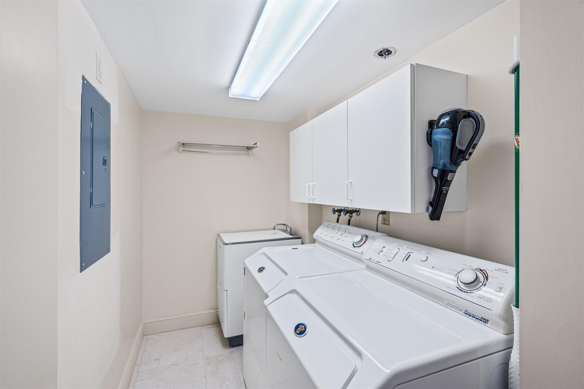 BERESFORD CONDO - Residential