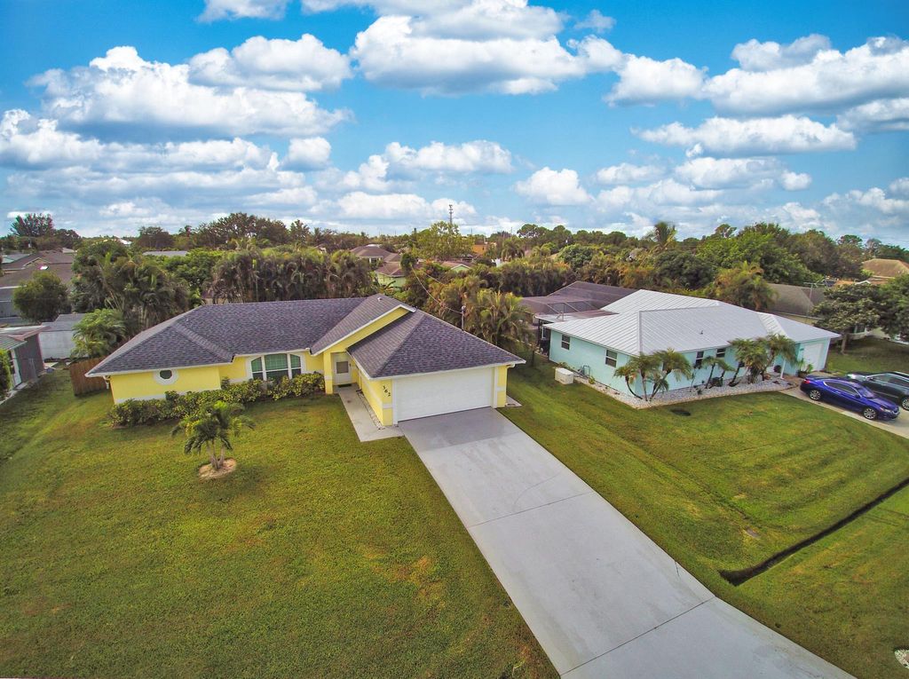 Photo of 362 SW De Gouvea Terrace, Port Saint Lucie, FL 34984 (MLS # R11126147)