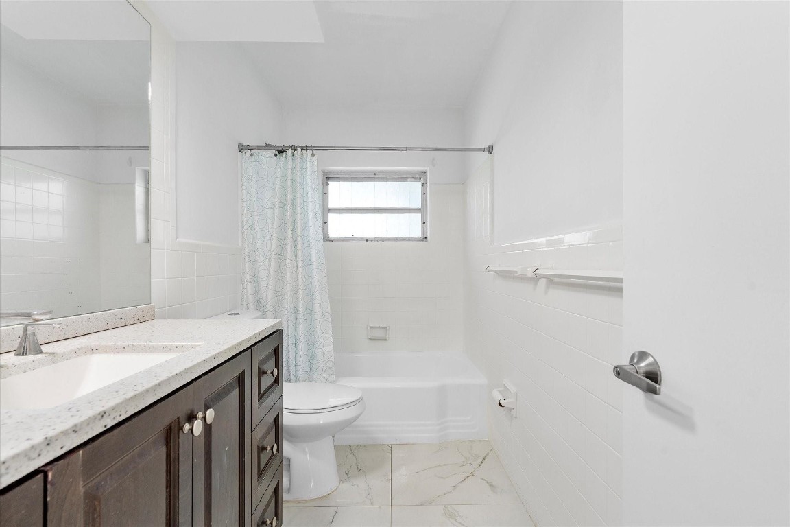 Hollywood Hills 6-22 B - Residential Lease