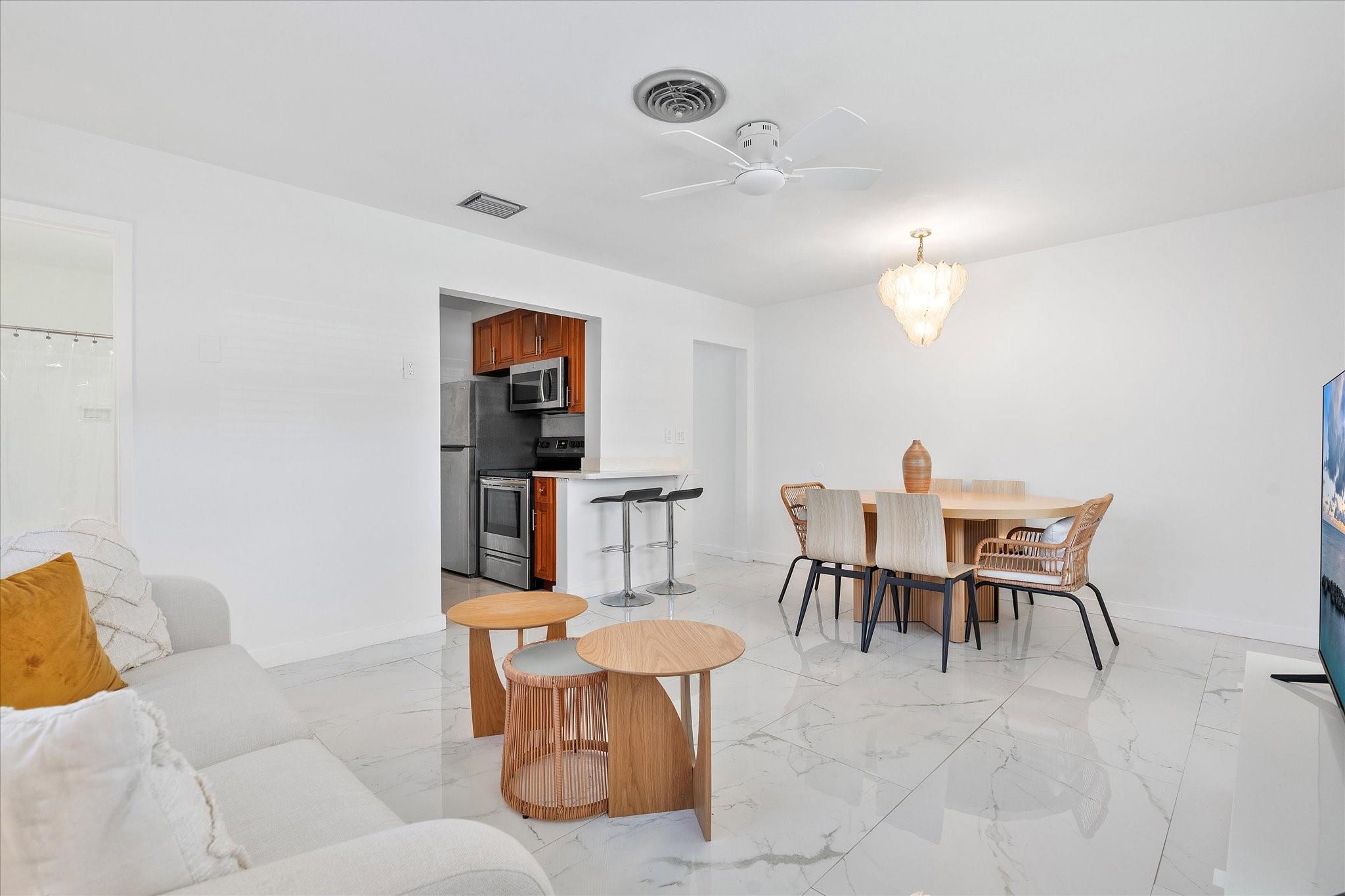 Hollywood Hills 6-22 B - Residential Lease