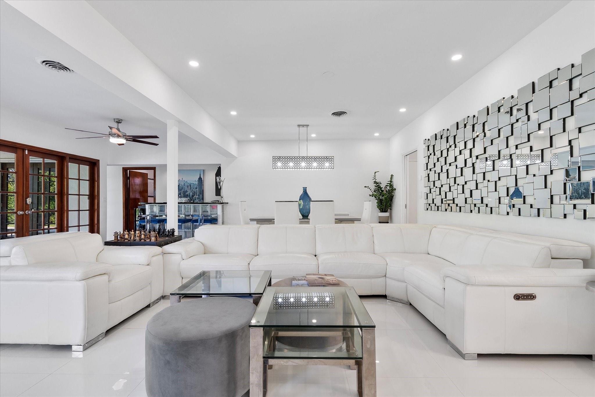 Hollywood Hills 6-22 B - Residential Lease