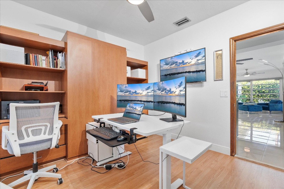 Hollywood Hills 6-22 B - Residential Lease