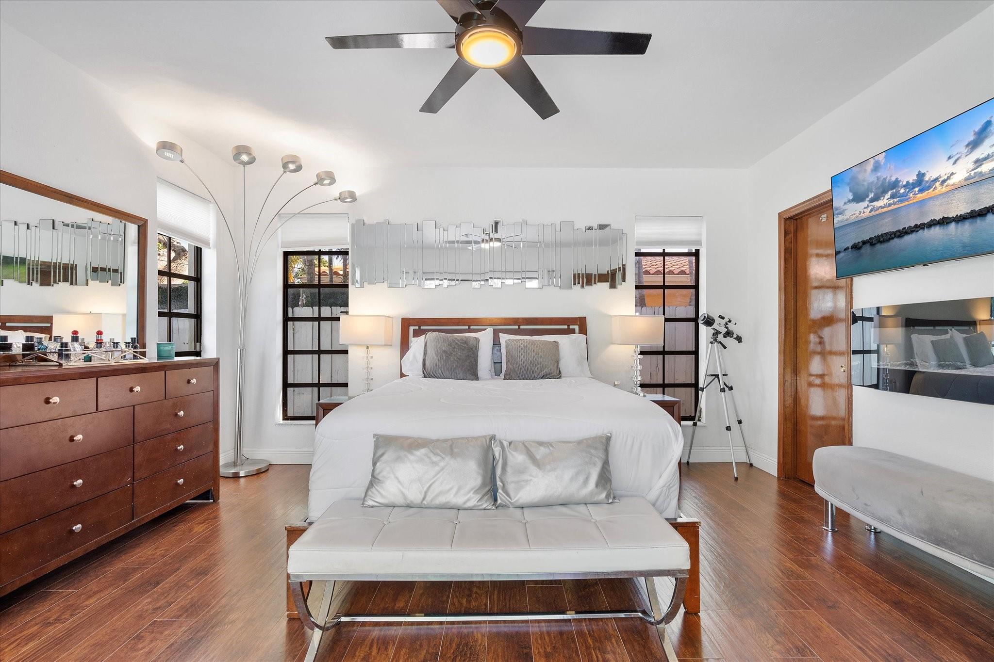 Hollywood Hills 6-22 B - Residential Lease