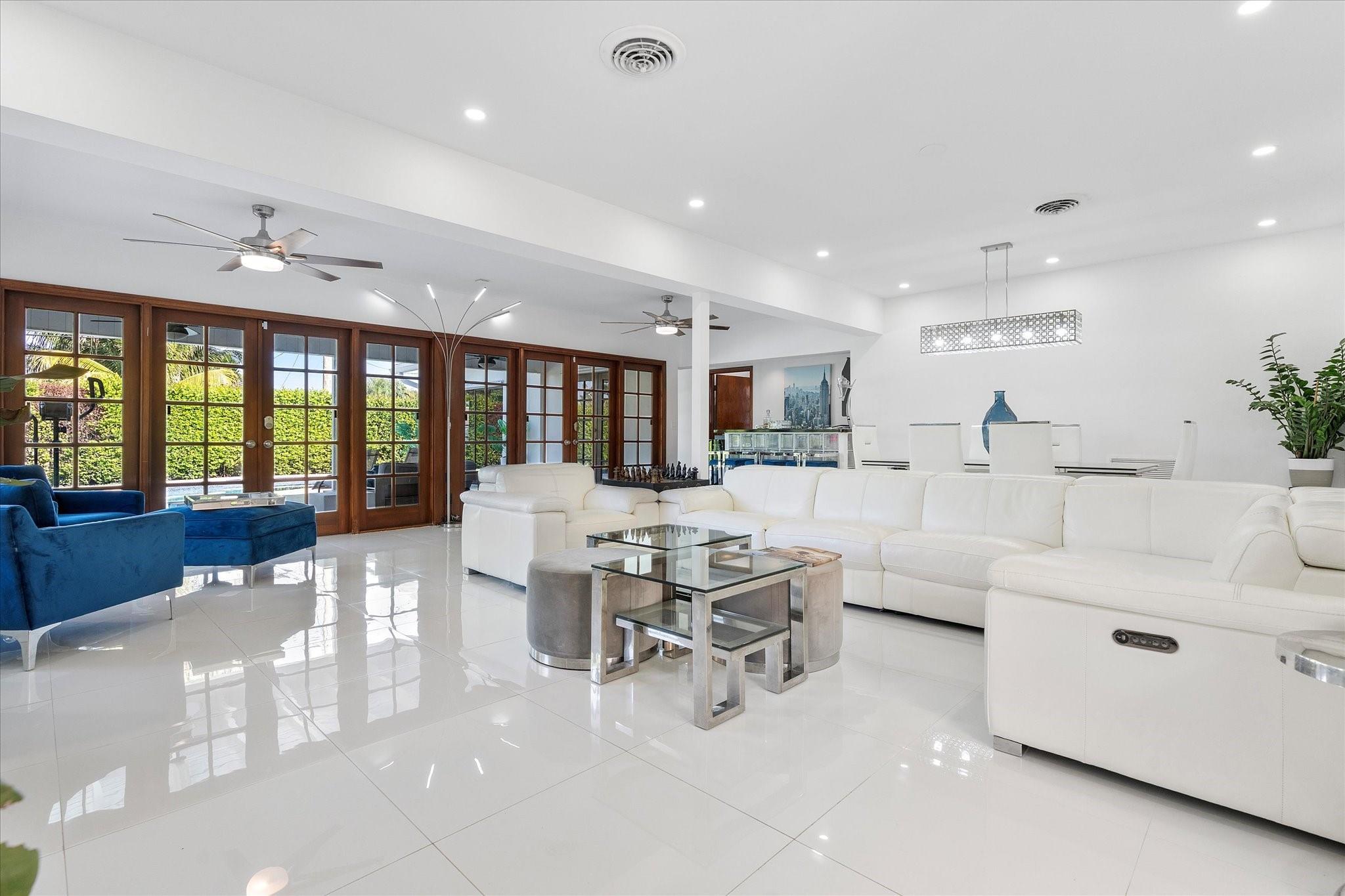 Hollywood Hills 6-22 B - Residential Lease