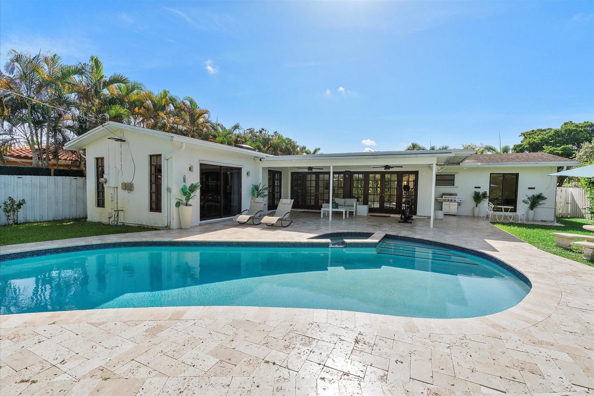 Hollywood Hills 6-22 B - Residential Lease