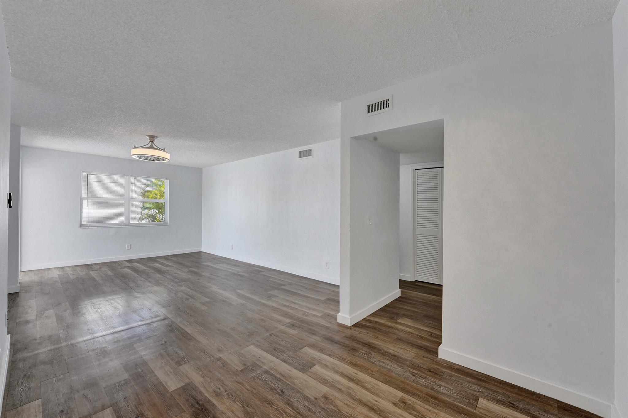 LANDINGS HARBORAGE CONDO - Residential Lease