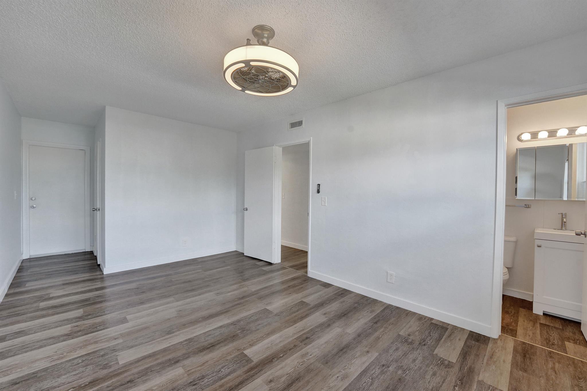 LANDINGS HARBORAGE CONDO - Residential Lease