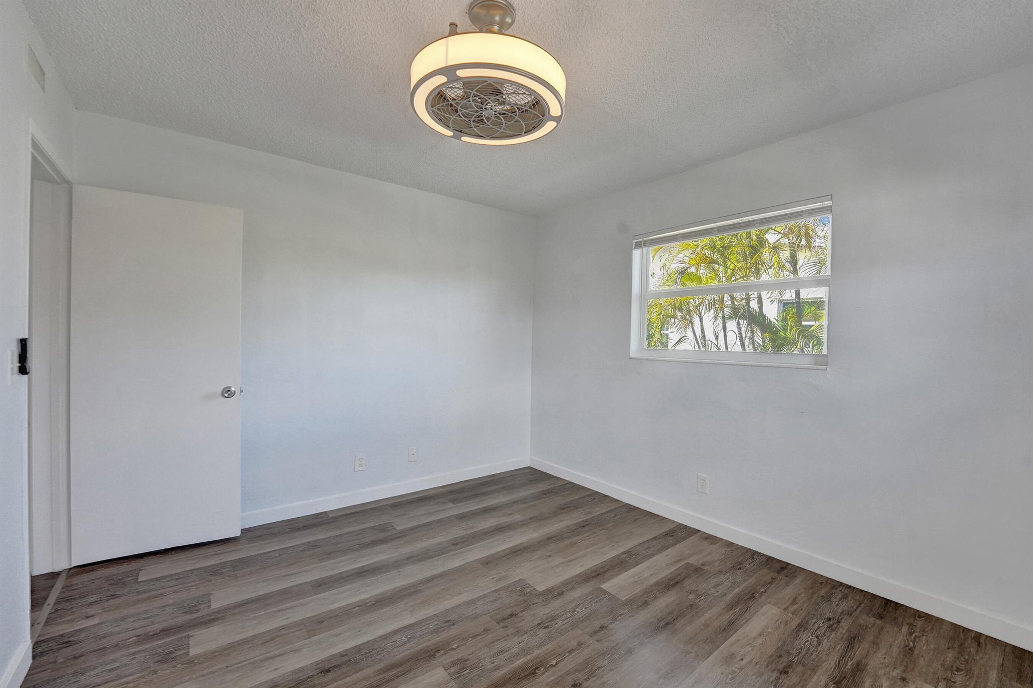 LANDINGS HARBORAGE CONDO - Residential Lease