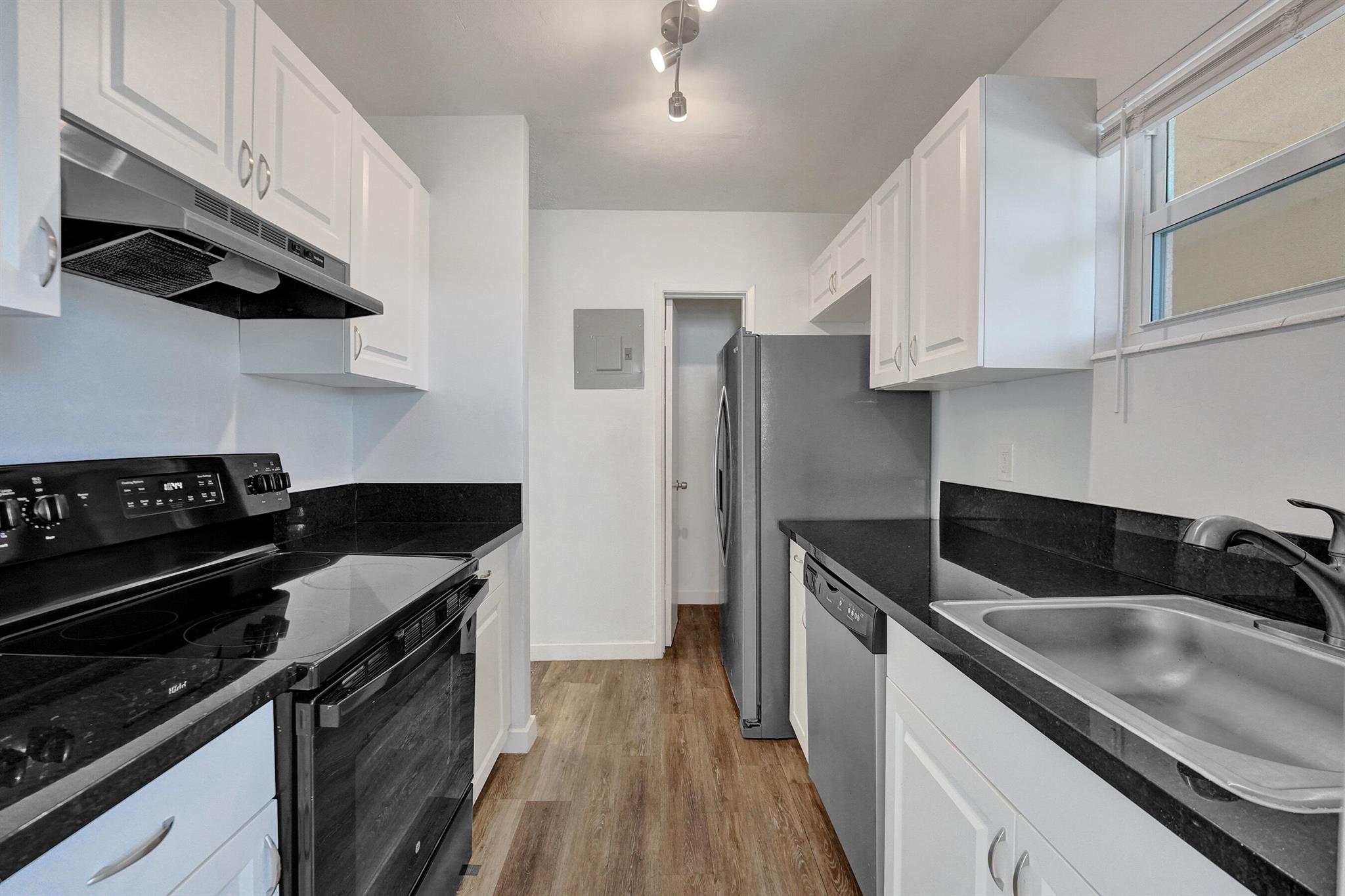 LANDINGS HARBORAGE CONDO - Residential Lease