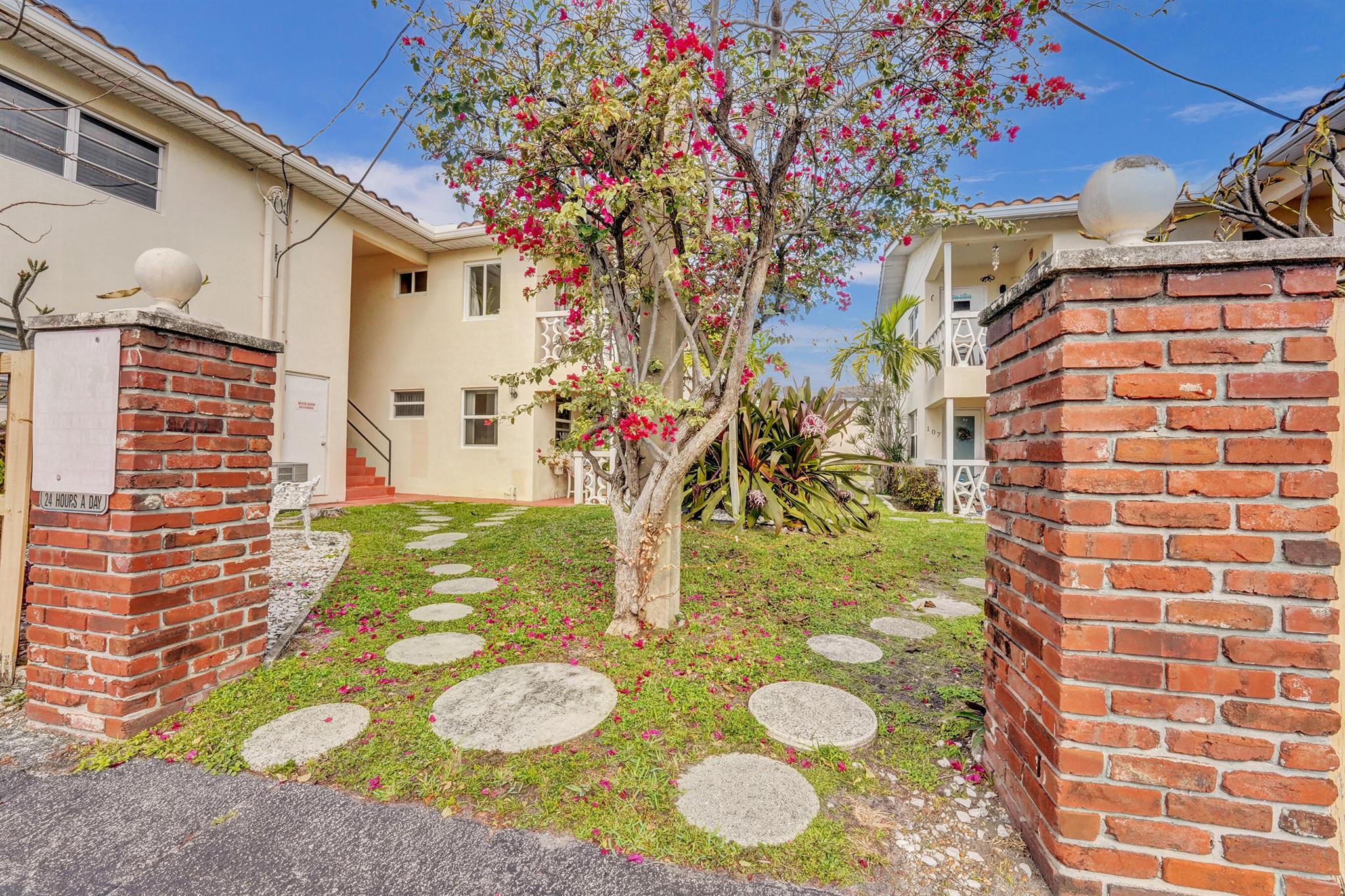 LANDINGS HARBORAGE CONDO - Residential Lease