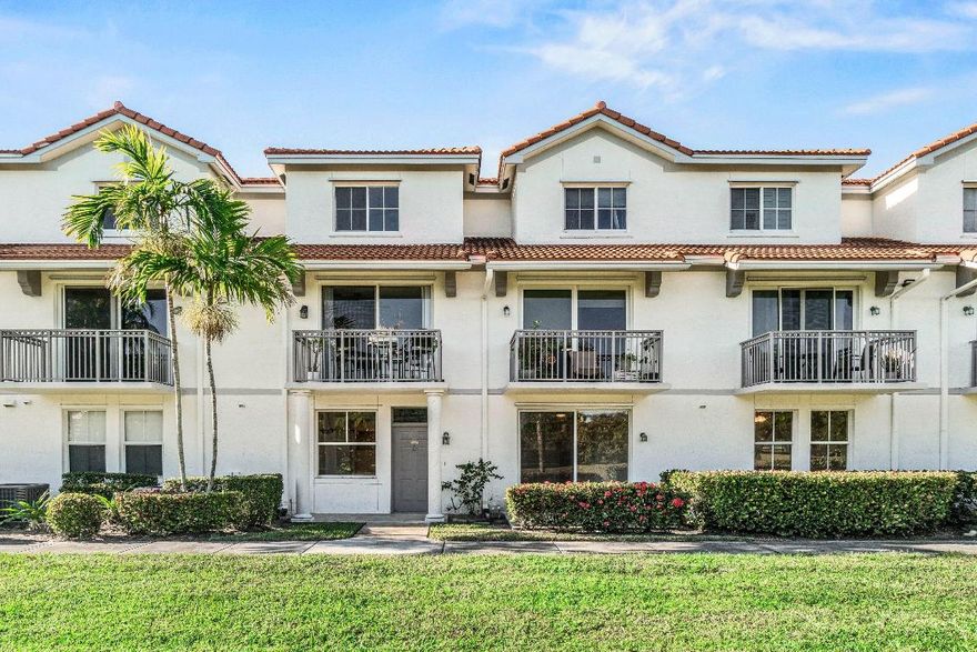 RARE 1 BEDROOM COMES AVAILABLE IN THIS GATED RESORT-STYLE COMMUNITY!  LUXURY AMENITIES AND LOW HOA.  PROXIMITY TO BEACH, SHOPPING, AND DOWNTOWN MAKES THIS AN IDEAL SPOT FOR ANY LIFESTYLE.  NEWLY PAINTED INSIDE, BRAND NEW REFRIGERATOR, RECENT A/C AND WATER HEATER AND FLOORING AND WASHER AND DRYER.  PET FRIENDLY COMMUNITY.  PRICED TO​​‌​​​​‌​‌​​​‌‌​​​‌‌‌​​‌​​‌‌​​​​ SELL!