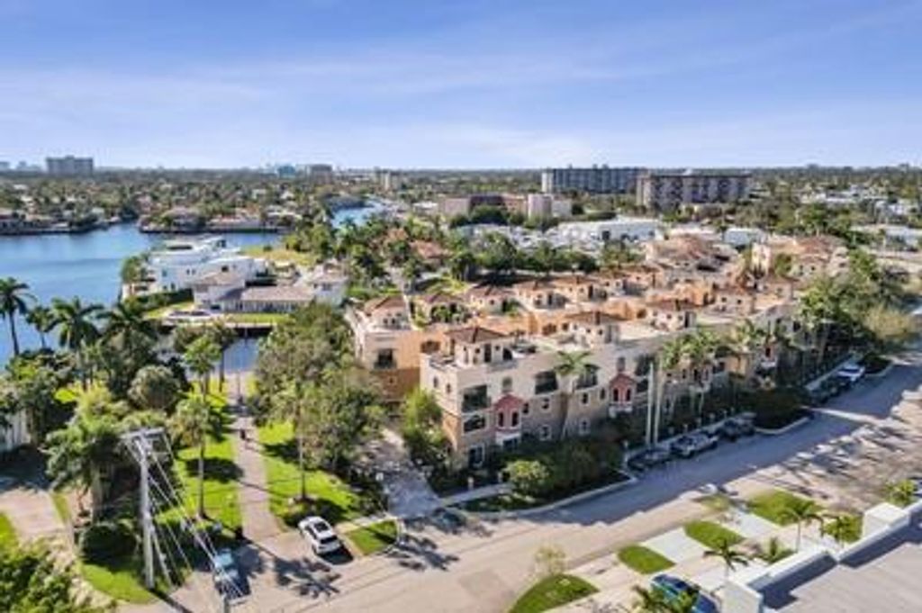 Photo of 2260 SE 7 Street, Pompano Beach, FL 33062 (MLS # F10543173)