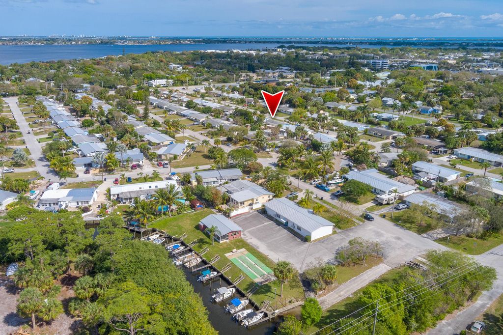 Photo of 436 SE Fini Drive, Stuart, FL 34996 (MLS # R10984866)