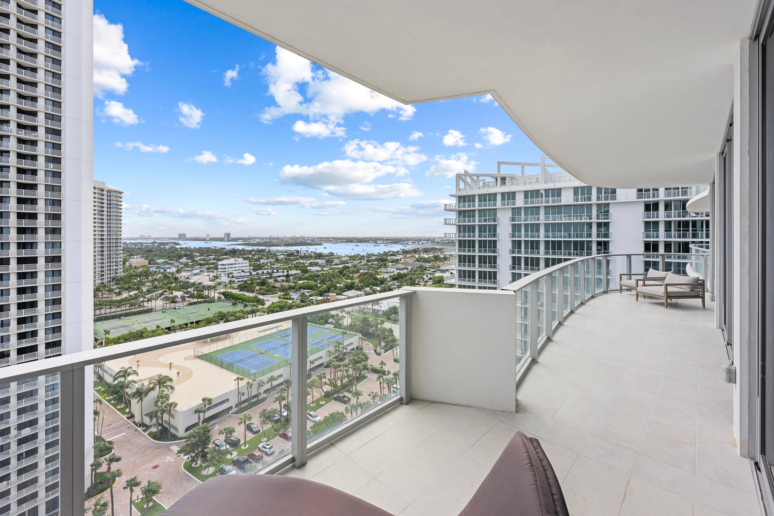 3100 N Ocean Drive H1707