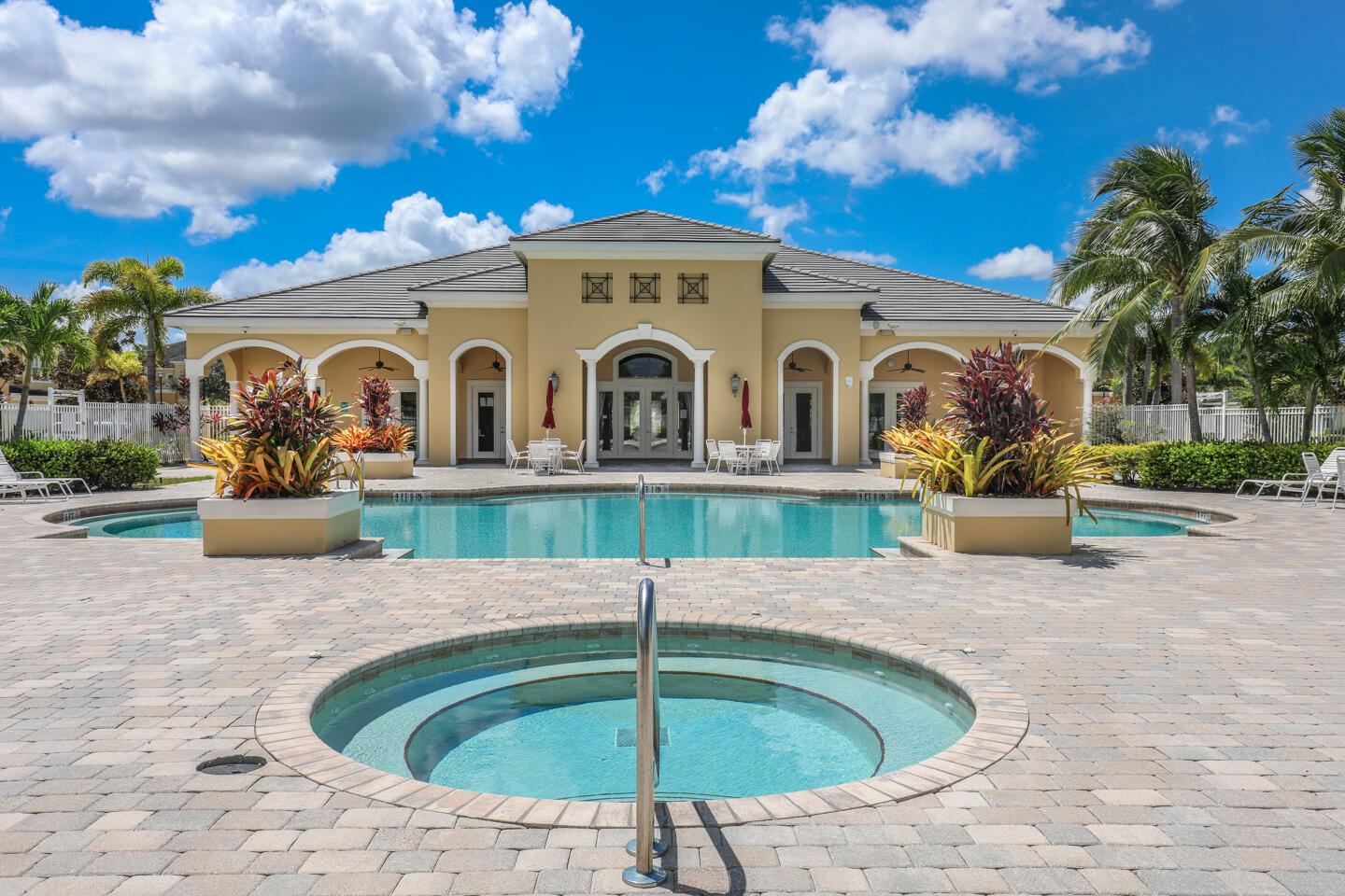 ST ANDREWS TOWNHOMES - Residential