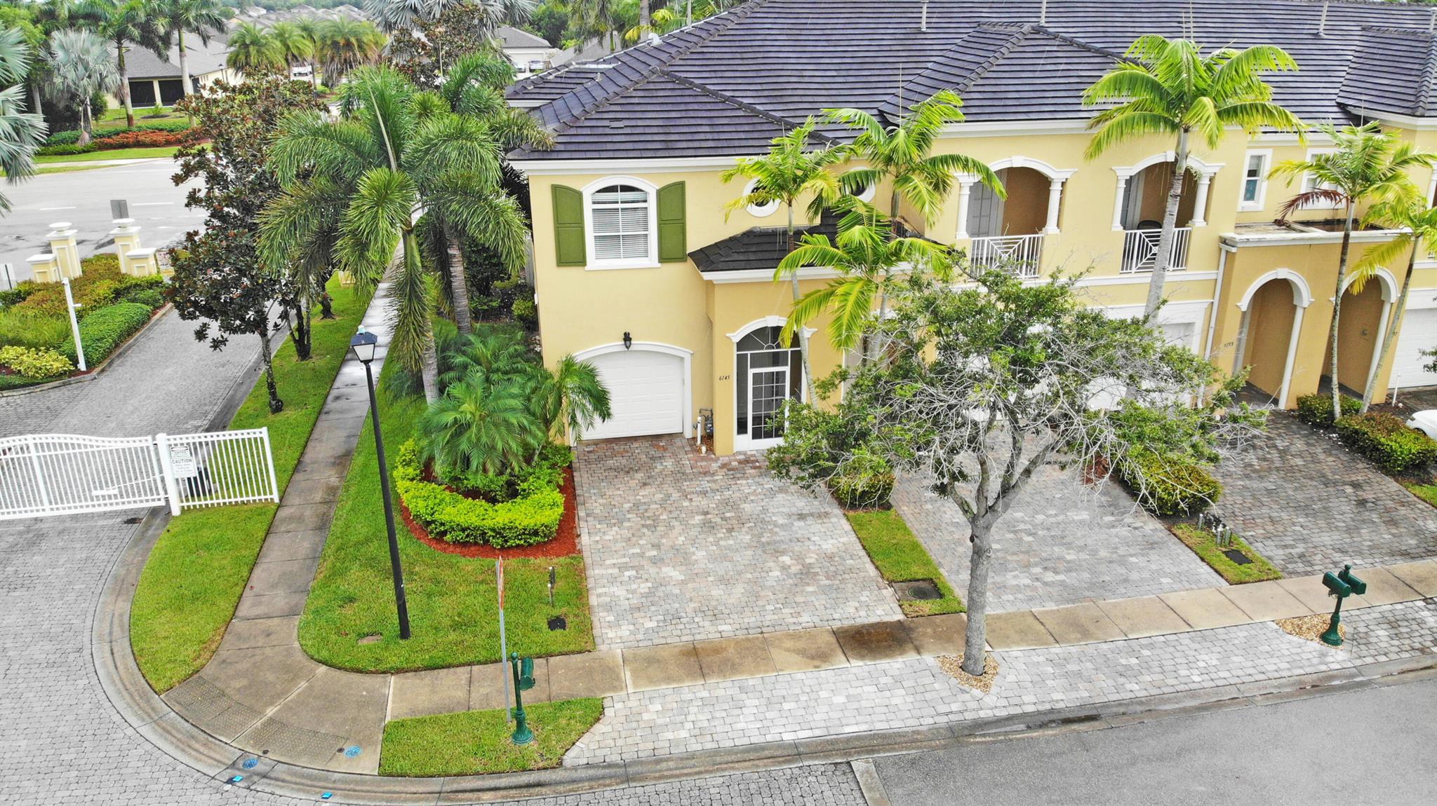 ST ANDREWS TOWNHOMES - Residential