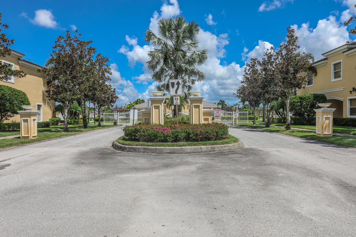 ST ANDREWS TOWNHOMES - Residential