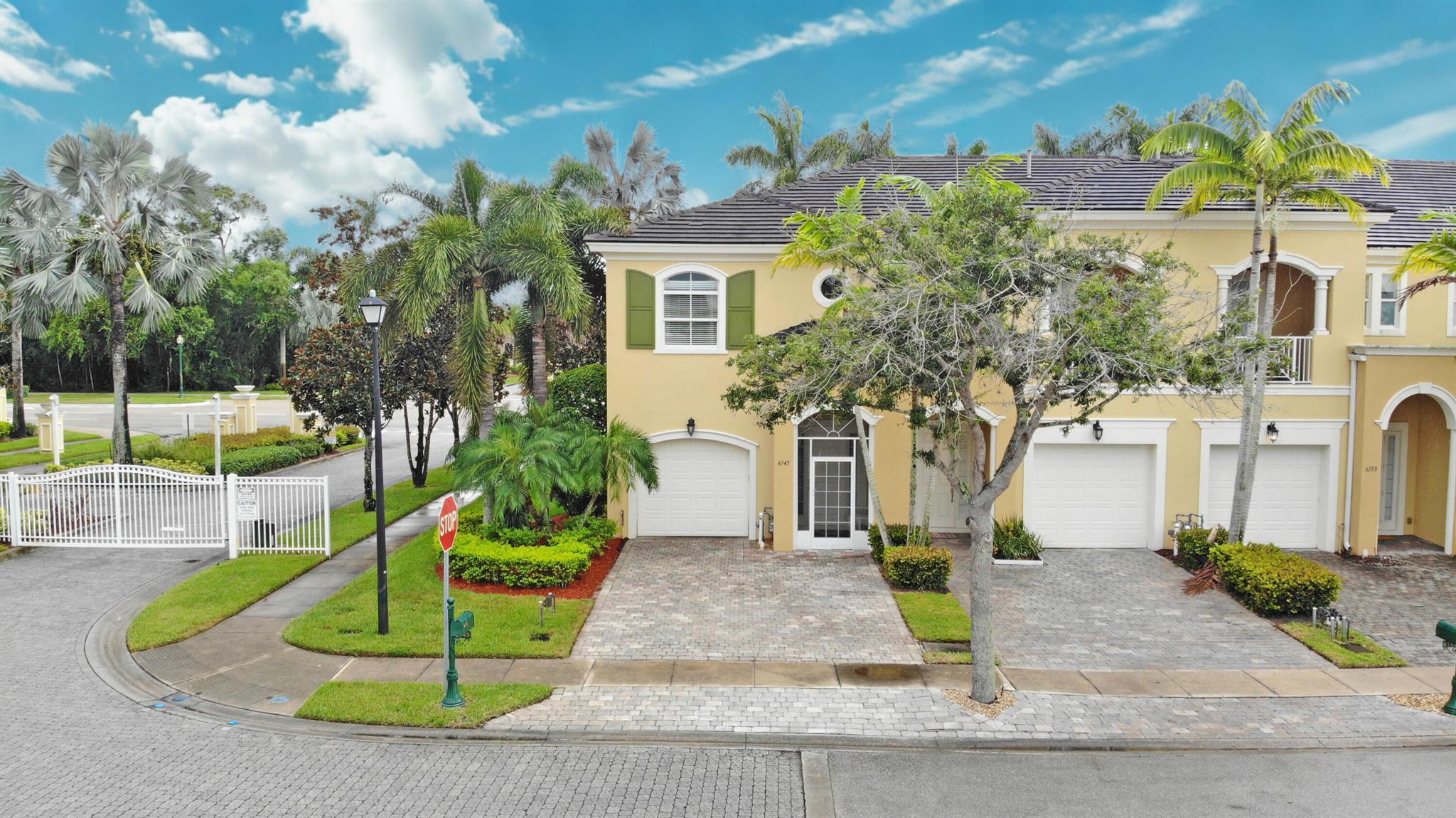 ST ANDREWS TOWNHOMES - Residential